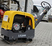 Реверсивная виброплита Atlas Copco LG300 для уплотнения грунта