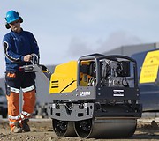 Двухваловый ручной виброкаток LP6500 от швецкой компании Atlas Copco для работ на небольших площадях